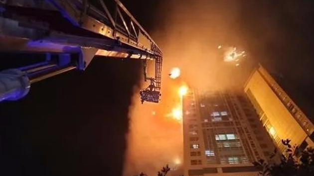 消防知識 丨 全樓在燃燒！33層建筑深夜起火，高層火災到底該如何逃生？